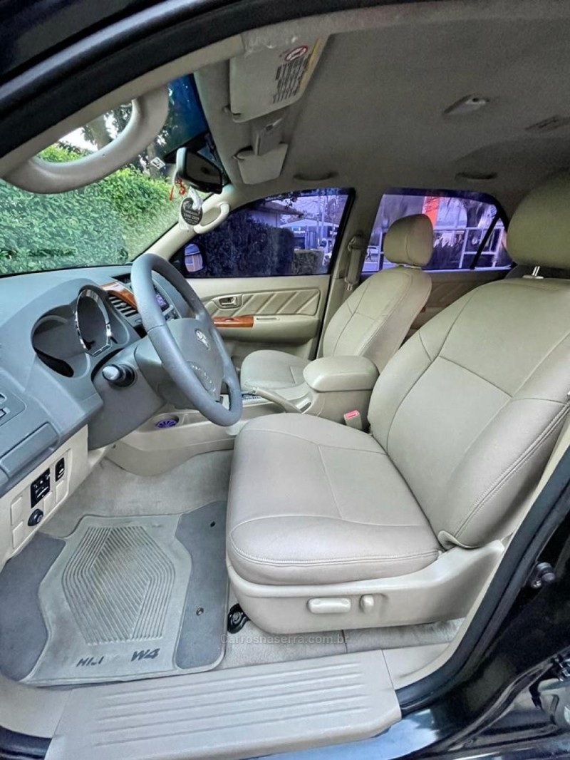 HILUX SW4 3.0 SRV 4X4 16V TURBO INTERCOOLER DIESEL 4P AUTOMÁTICO - 2011 - ROLANTE