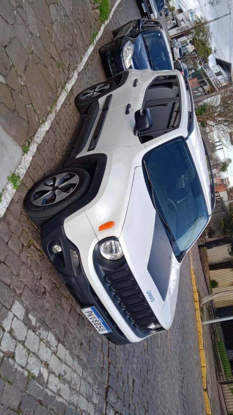 RENEGADE 2.0 16V CUSTOM 4X4 TURBO DIESEL 4P AUTOMÁTICA - 2018 - FARROUPILHA