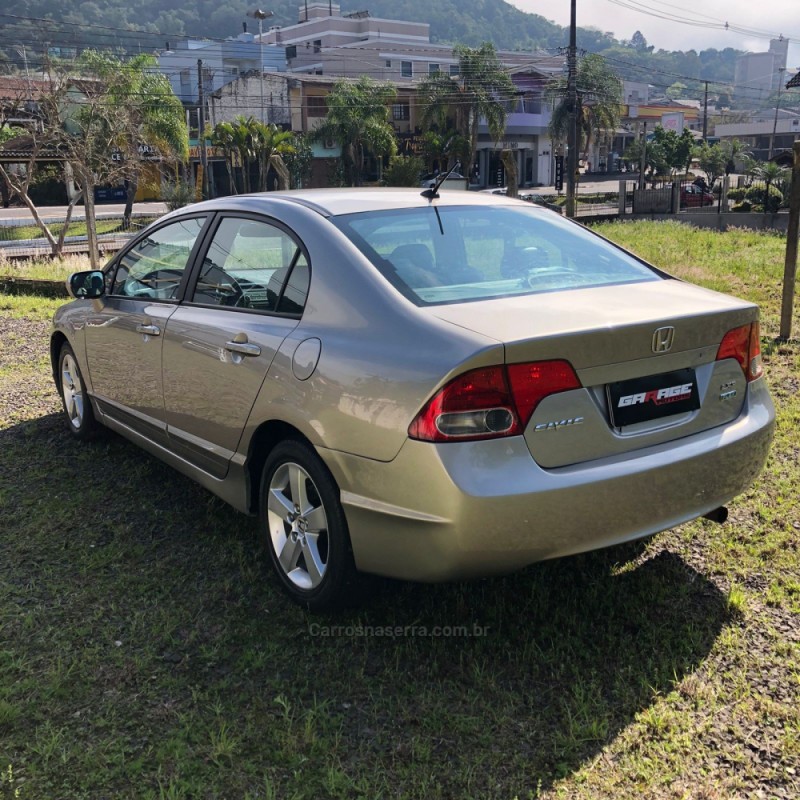 CIVIC 1.8 LXS 16V FLEX 4P MANUAL - 2008 - PAROBé