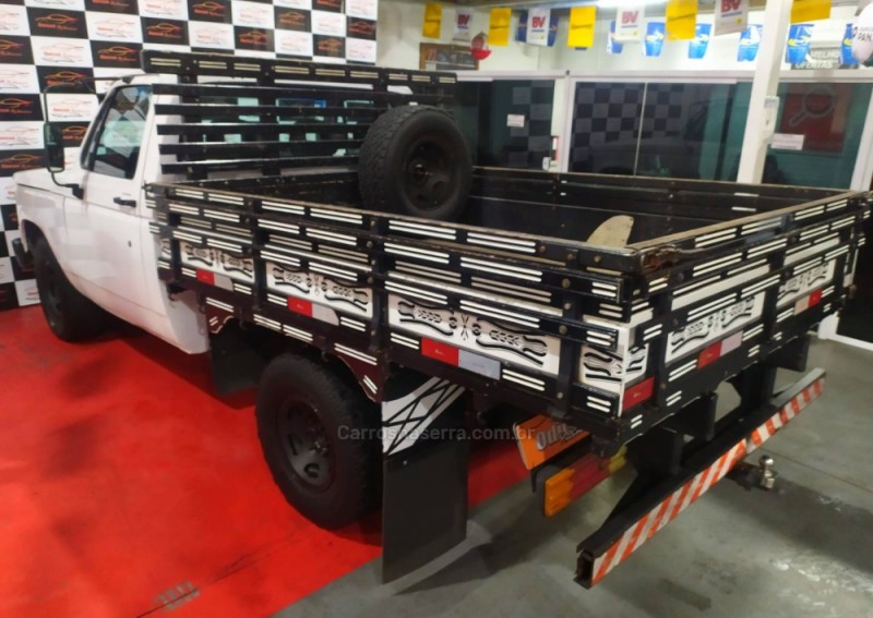 D20 4.0 CUSTOM S CS 8V DIESEL 2P MANUAL - 1992 - CAXIAS DO SUL