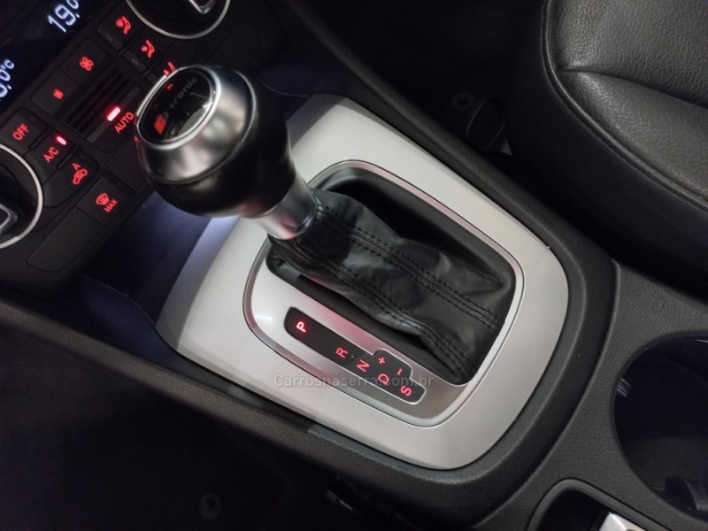 Q3 1.4 TFSI AMBIENTE GASOLINA 4P S TRONIC - 2017 - FLORES DA CUNHA