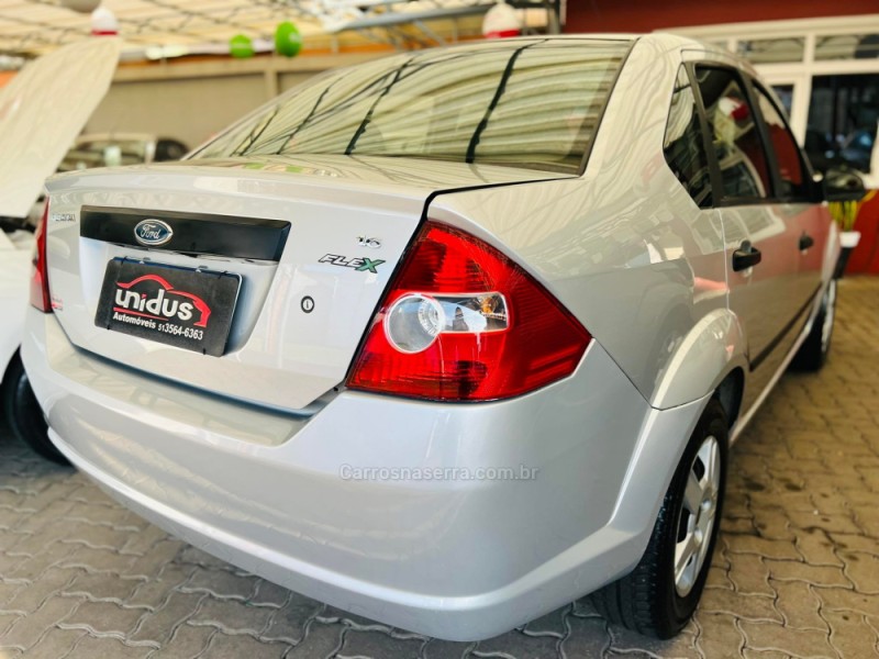 FIESTA 1.6 MPI 8V GASOLINA 4P MANUAL - 2006 - DOIS IRMãOS