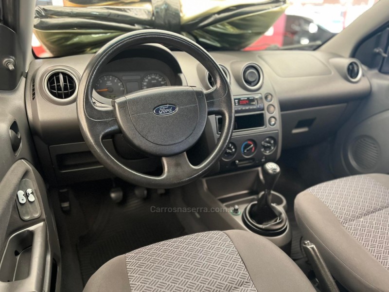FIESTA 1.6 MPI 8V GASOLINA 4P MANUAL - 2006 - DOIS IRMãOS