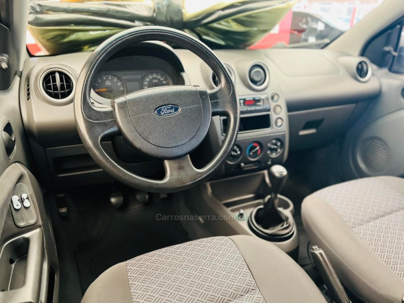FIESTA 1.6 MPI 8V GASOLINA 4P MANUAL - 2006 - DOIS IRMãOS