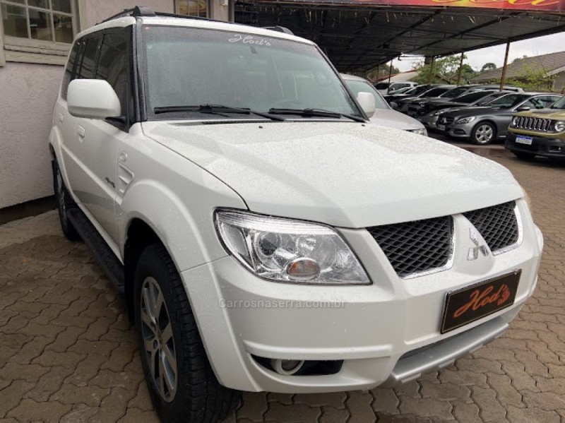 PAJERO TR4 2.0 4X4 16V 140CV FLEX 4P AUTOMÁTICO - 2015 - CANELA