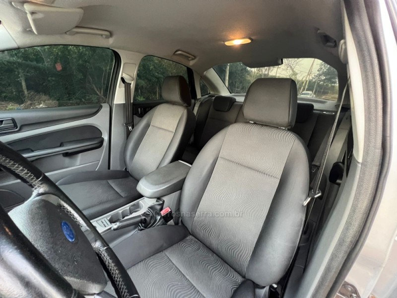 FOCUS 2.0 S SEDAN 16V FLEX 4P AUTOMÁTICO - 2011 - CAMPO BOM