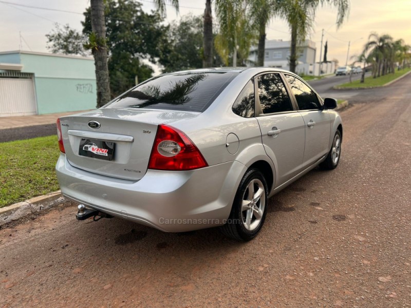 FOCUS 2.0 S SEDAN 16V FLEX 4P AUTOMÁTICO - 2011 - CAMPO BOM