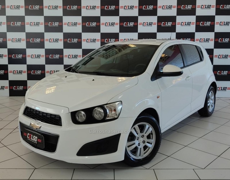 sonic 1.6 lt 16v flex 4p manual 2014 dois irmaos