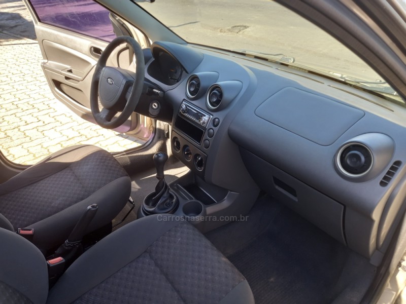 FIESTA 1.6 MPI 8V GASOLINA 4P MANUAL - 2007 - CAXIAS DO SUL