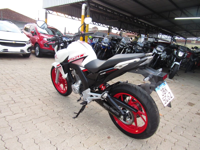 CB 250F TWISTER CBS - 2022 - BENTO GONçALVES