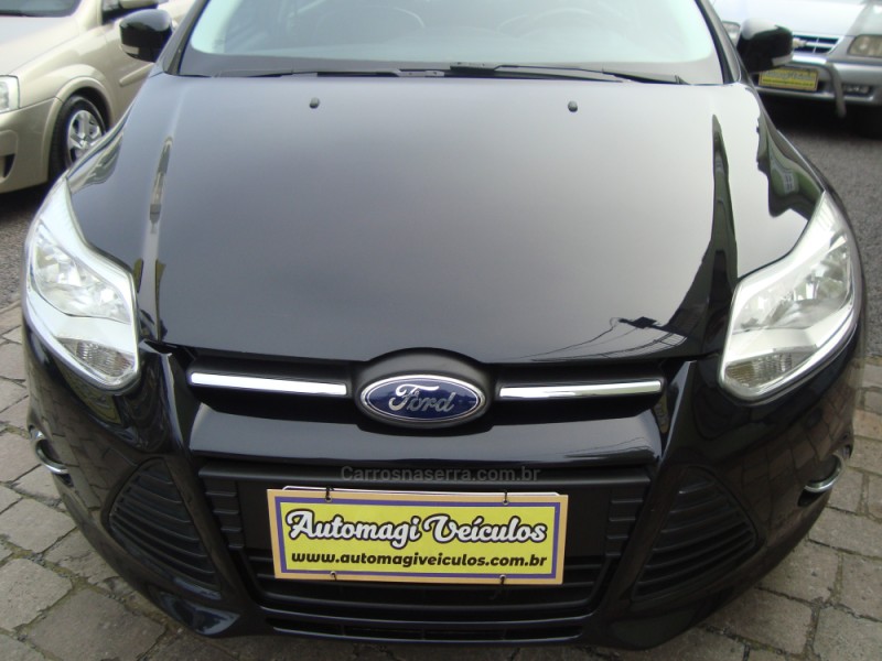 FOCUS 2.0 SE SEDAN 16V FLEX 4P AUTOMÁTICO - 2015 - CAXIAS DO SUL