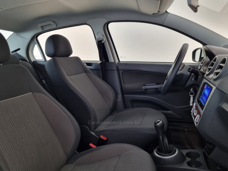 VOYAGE 1.0 MI TRENDLINE 8V FLEX 4P MANUAL - 2014 - BENTO GONçALVES