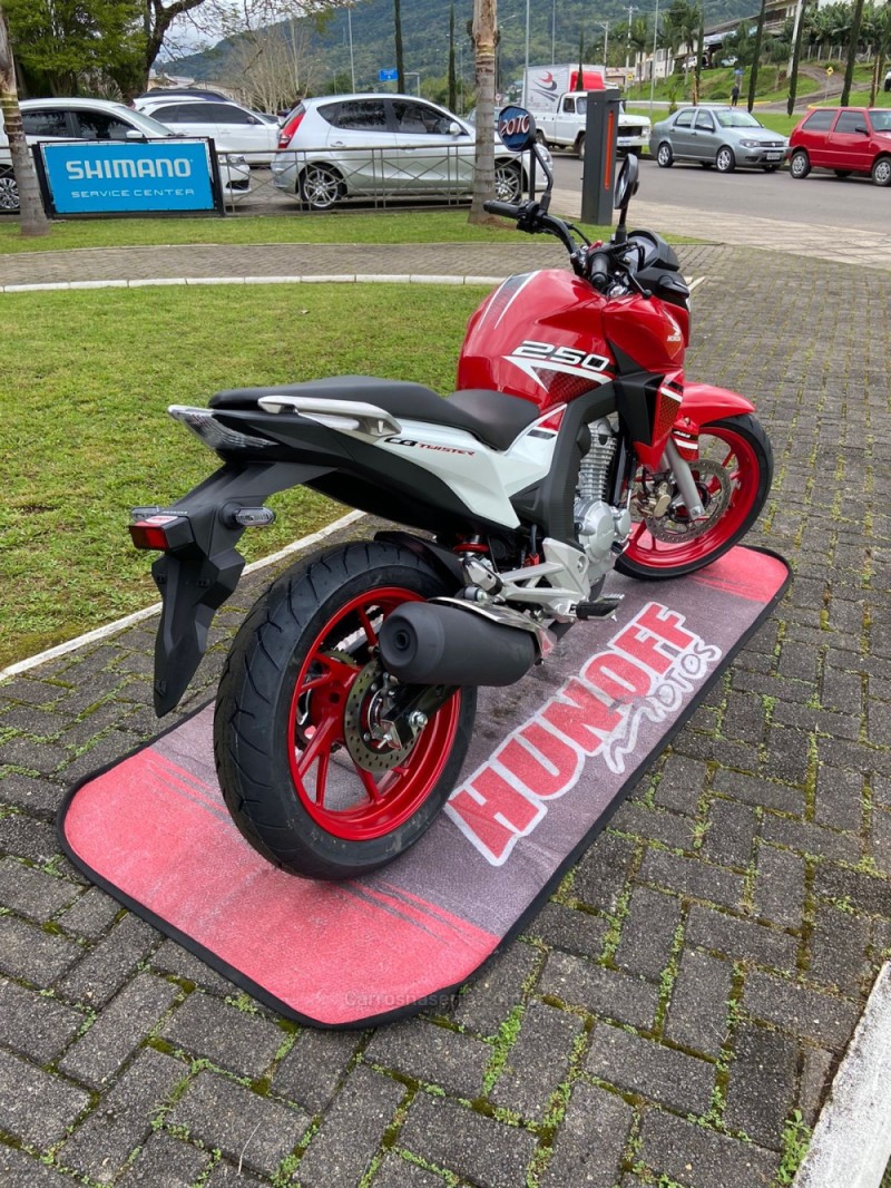 CB 250F TWISTER ABS - 2022 - FELIZ