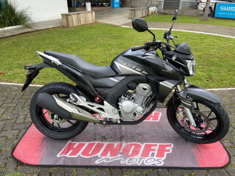 cb 250f twister abs 2022 feliz