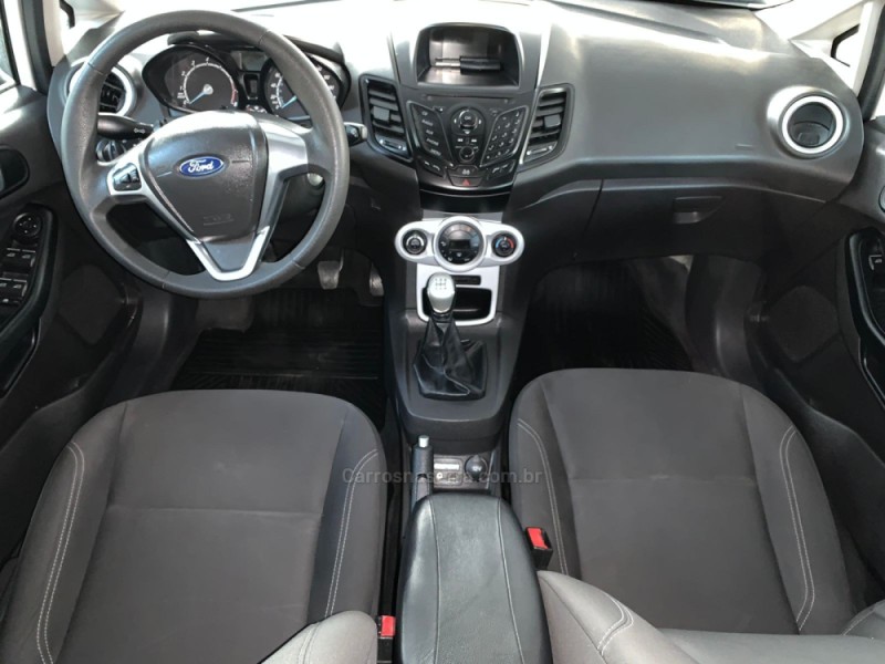 FIESTA 1.6 SPORT HATCH 16V FLEX 4P MANUAL - 2016 - CAXIAS DO SUL
