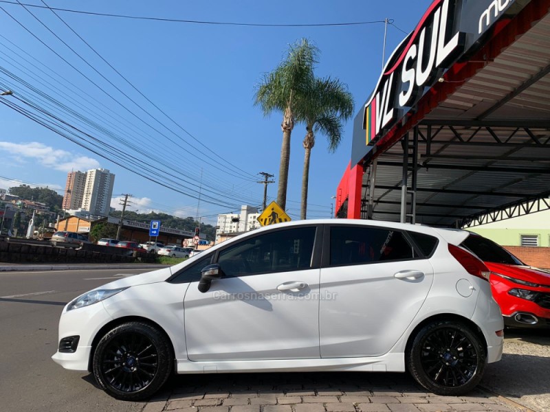 FIESTA 1.6 SPORT HATCH 16V FLEX 4P MANUAL - 2016 - CAXIAS DO SUL