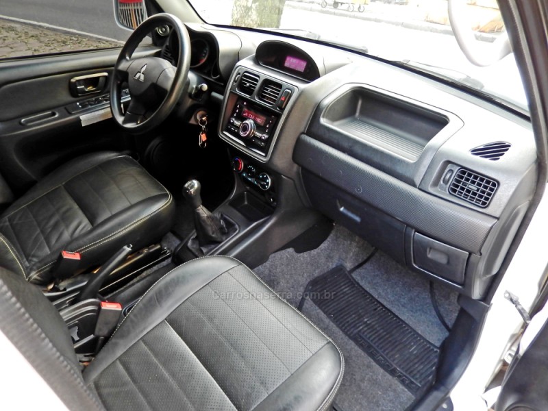 PAJERO TR4 2.0 4X2 16V 140CV FLEX 4P MANUAL - 2013 - CAXIAS DO SUL