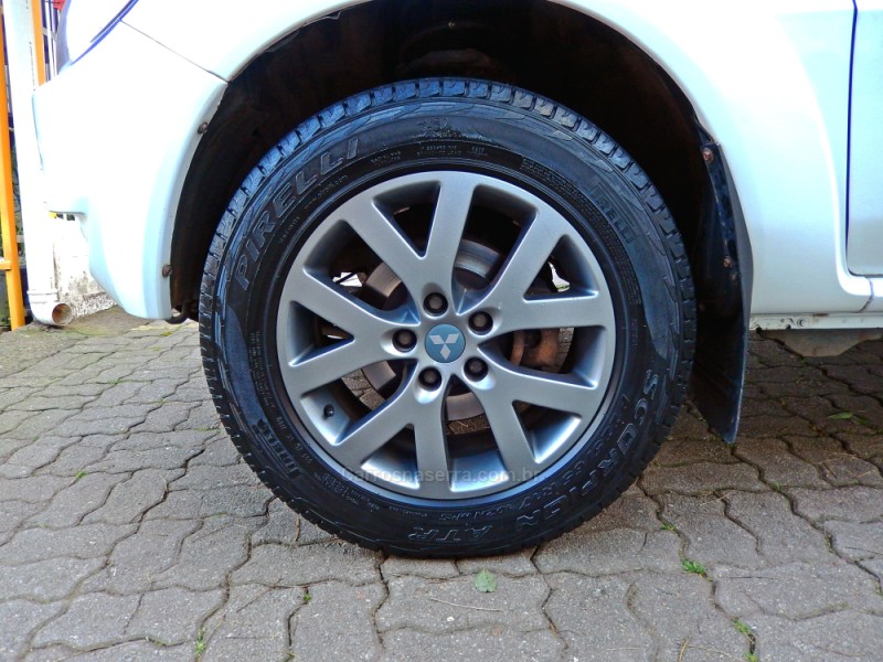 PAJERO TR4 2.0 4X2 16V 140CV FLEX 4P MANUAL - 2013 - CAXIAS DO SUL