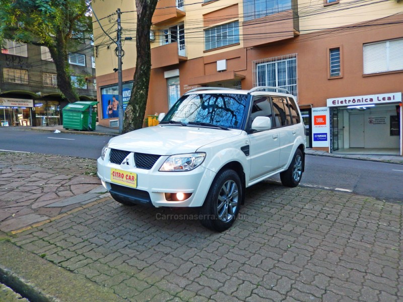 PAJERO TR4 2.0 4X2 16V 140CV FLEX 4P MANUAL - 2013 - CAXIAS DO SUL