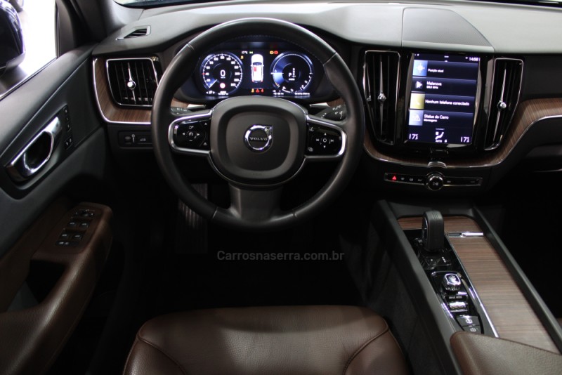 XC60 2.0 T8 MOMENTUM HYBRID GASOLINA 4P AUTOMÁTICO - 2021 - CAXIAS DO SUL