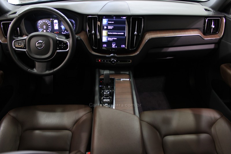 XC60 2.0 T8 MOMENTUM HYBRID GASOLINA 4P AUTOMÁTICO - 2021 - CAXIAS DO SUL