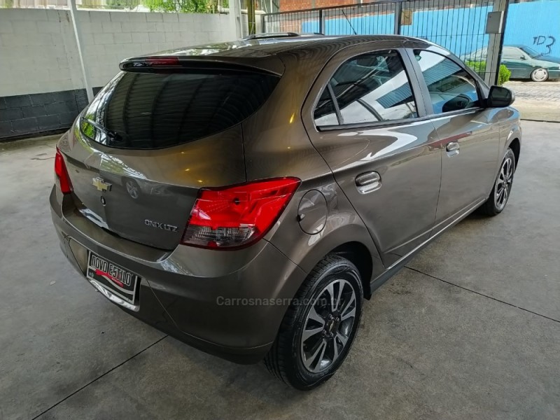 ONIX 1.4 MPFI LTZ 8V FLEX 4P MANUAL - 2014 - CAXIAS DO SUL