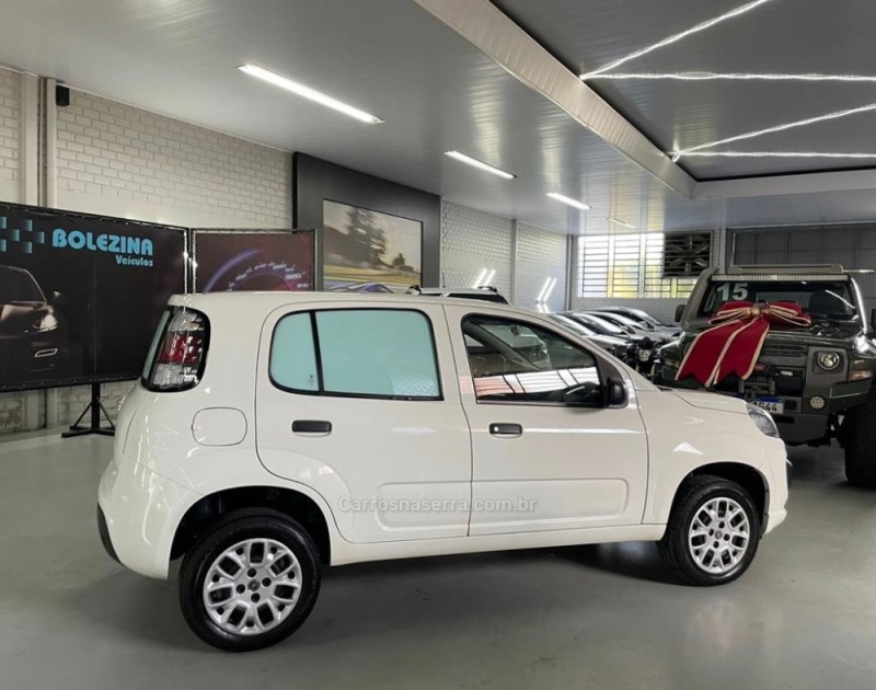 UNO 1.0 EVO ATTRACTIVE 8V FLEX 4P MANUAL - 2019 - ESTâNCIA VELHA