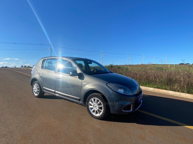 SANDERO 1.6 PRIVILÉGE 16V FLEX 4P AUTOMÁTICO - 2014 - LAGOA VERMELHA
