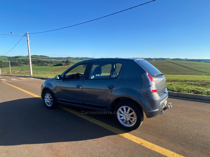 sandero 1.6 privilege 16v flex 4p automatico 2014 lagoa vermelha