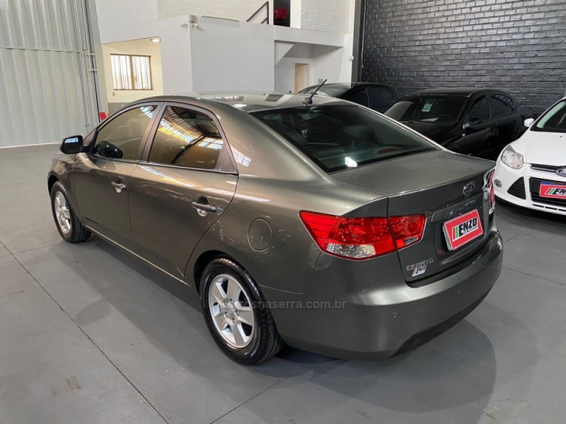 CERATO 1.6 SX3 16V GASOLINA 4P MANUAL - 2013 - CAXIAS DO SUL