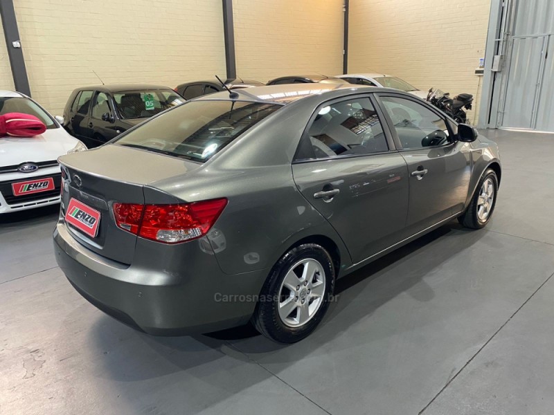 CERATO 1.6 SX3 16V GASOLINA 4P MANUAL - 2013 - CAXIAS DO SUL