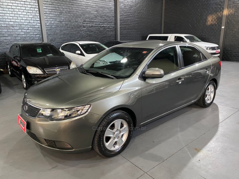 CERATO 1.6 SX3 16V GASOLINA 4P MANUAL - 2013 - CAXIAS DO SUL