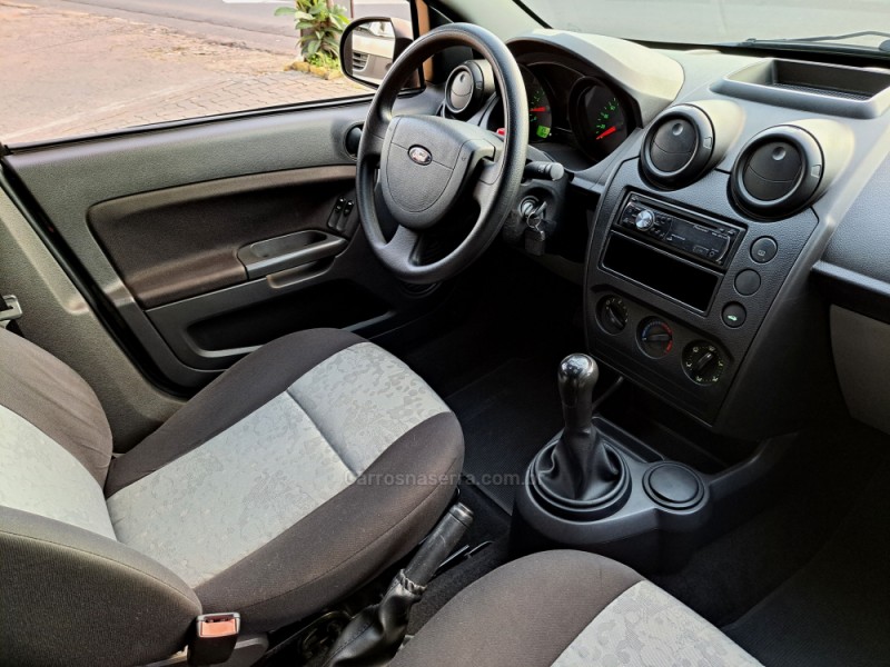 FIESTA 1.6 MPI SEDAN 8V FLEX 4P MANUAL - 2009 - CAXIAS DO SUL