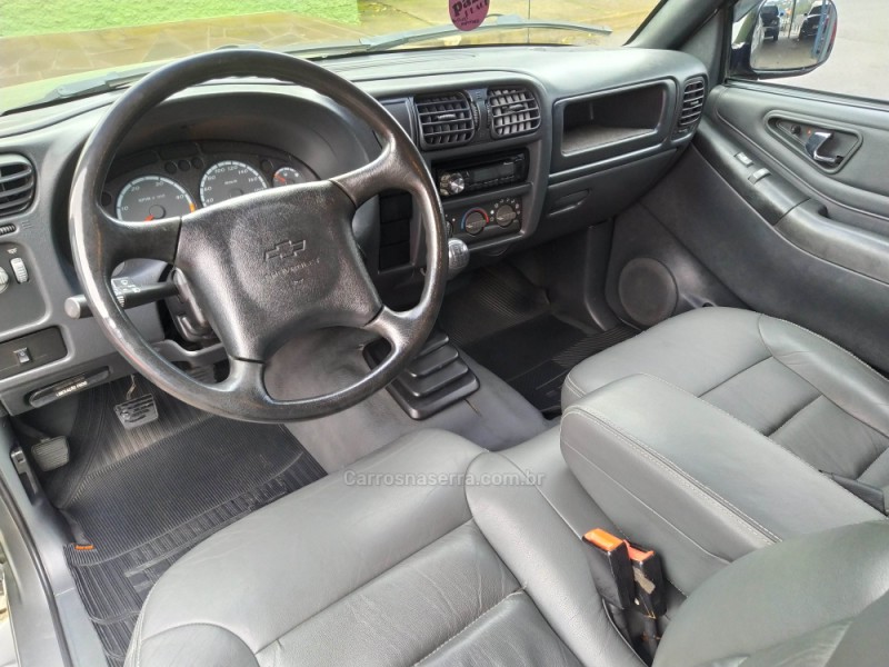 S10 2.8 STD 4X2 CD 12V TURBO INTERCOOLER DIESEL 4P MANUAL - 2004 - CAXIAS DO SUL