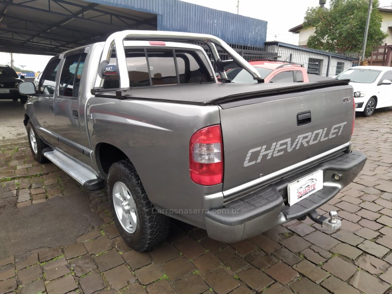 S10 2.8 STD 4X2 CD 12V TURBO INTERCOOLER DIESEL 4P MANUAL - 2004 - CAXIAS DO SUL