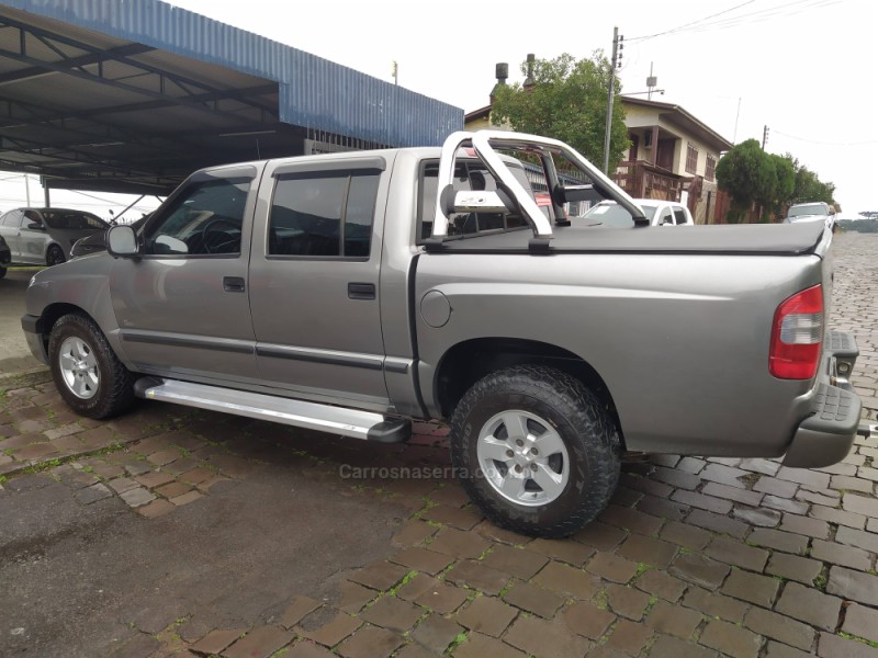 S10 2.8 STD 4X2 CD 12V TURBO INTERCOOLER DIESEL 4P MANUAL - 2004 - CAXIAS DO SUL