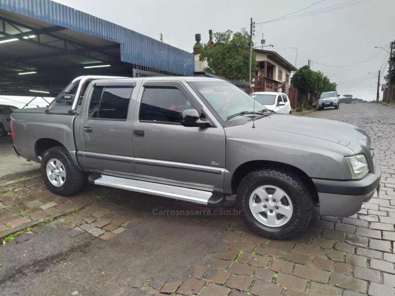S10 2.8 STD 4X2 CD 12V TURBO INTERCOOLER DIESEL 4P MANUAL - 2004 - CAXIAS DO SUL