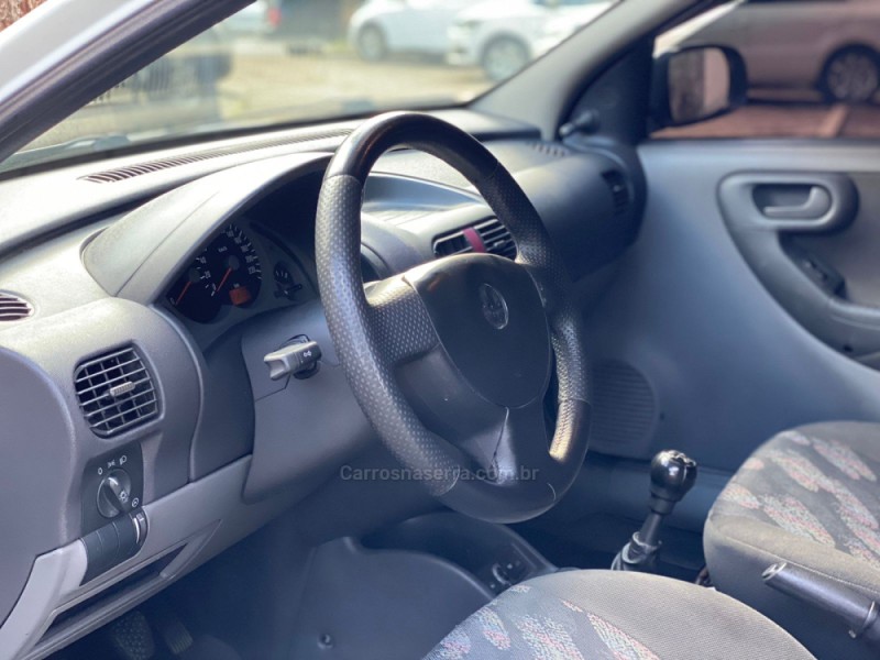 CORSA 1.0 MPFI MAXX SEDAN 8V GASOLINA 4P MANUAL - 2003 - PAROBé
