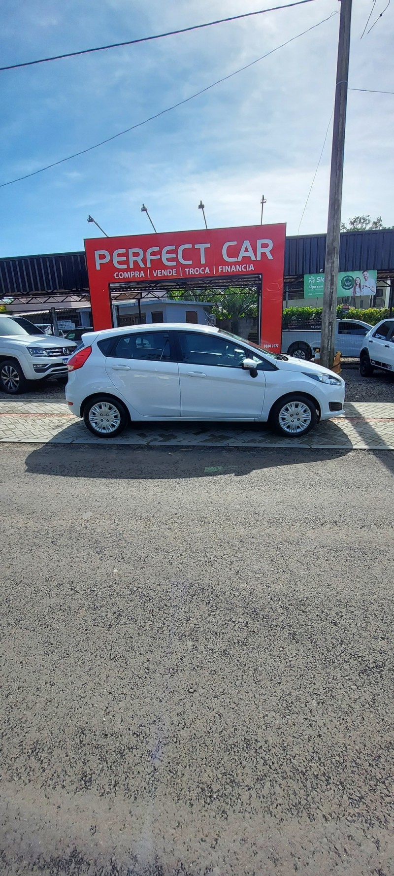 FIESTA 1.6 SE HATCH PLUS 16V FLEX 4P MANUAL - 2017 - BOM PRINCíPIO