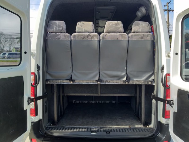 MASTER 2.3 DCI MINIBUS STANDARD L2H2 16 LUGARES 16V DIESEL 4P MANUAL - 2015 - CAXIAS DO SUL