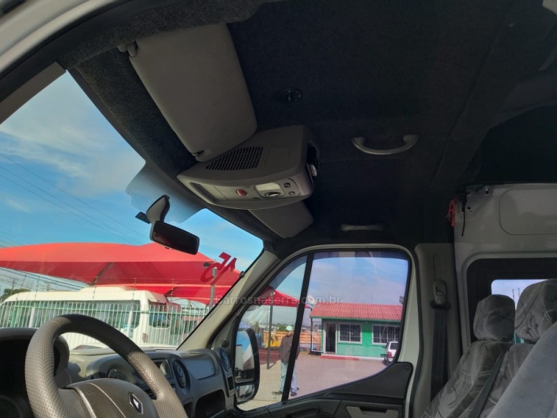 MASTER 2.3 DCI MINIBUS STANDARD L2H2 16 LUGARES 16V DIESEL 4P MANUAL - 2015 - CAXIAS DO SUL