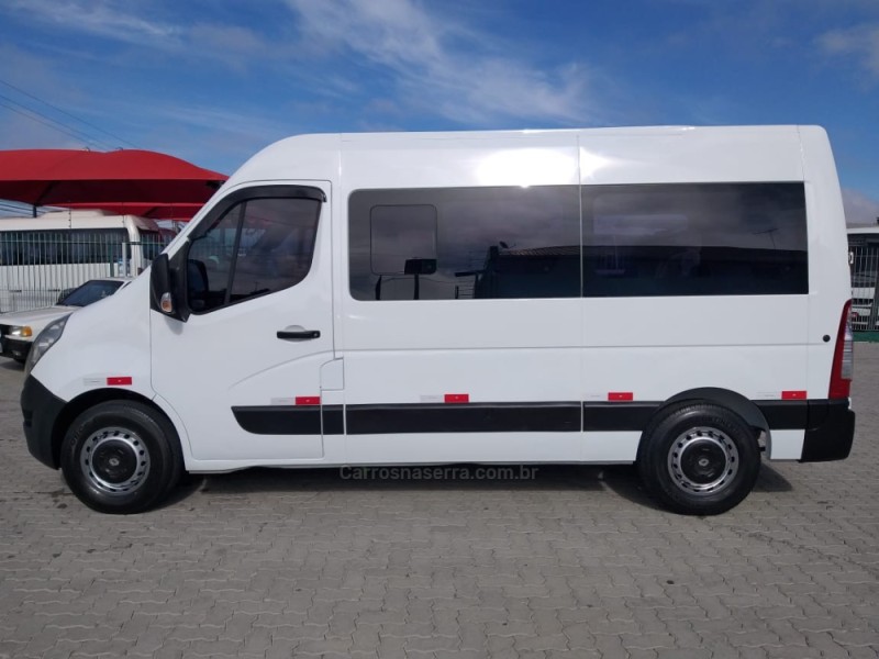 MASTER 2.3 DCI MINIBUS STANDARD L2H2 16 LUGARES 16V DIESEL 4P MANUAL - 2015 - CAXIAS DO SUL
