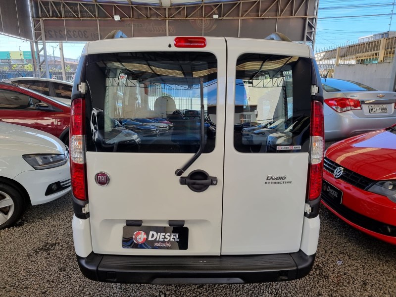 DOBLÓ 1.4 MPI ATTRACTIVE 8V FLEX 4P MANUAL - 2015 - CANOAS