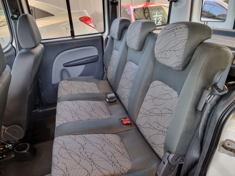 DOBLÓ 1.4 MPI ATTRACTIVE 8V FLEX 4P MANUAL - 2015 - CANOAS