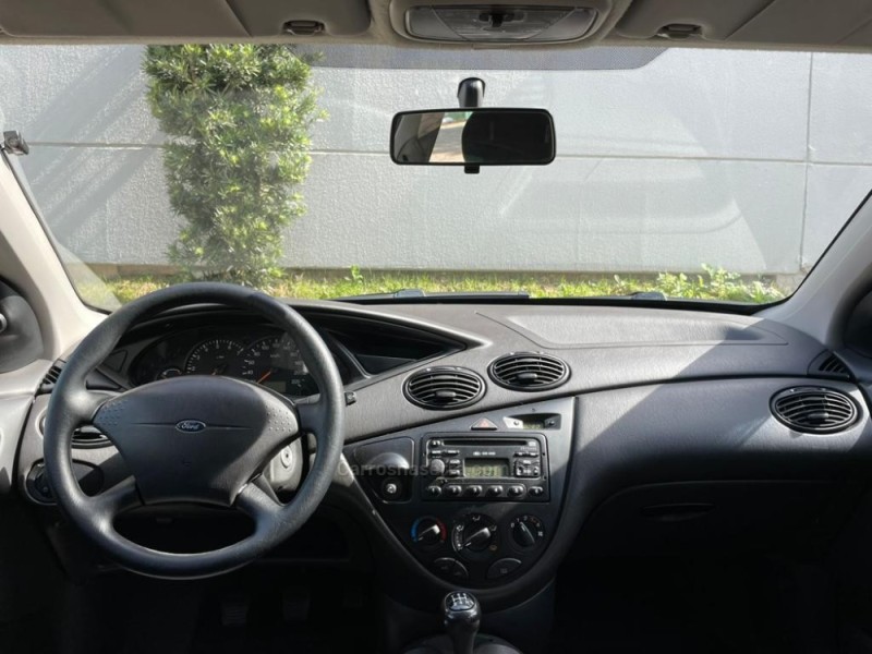 FOCUS 1.6 8V GASOLINA 4P MANUAL - 2005 - CAXIAS DO SUL