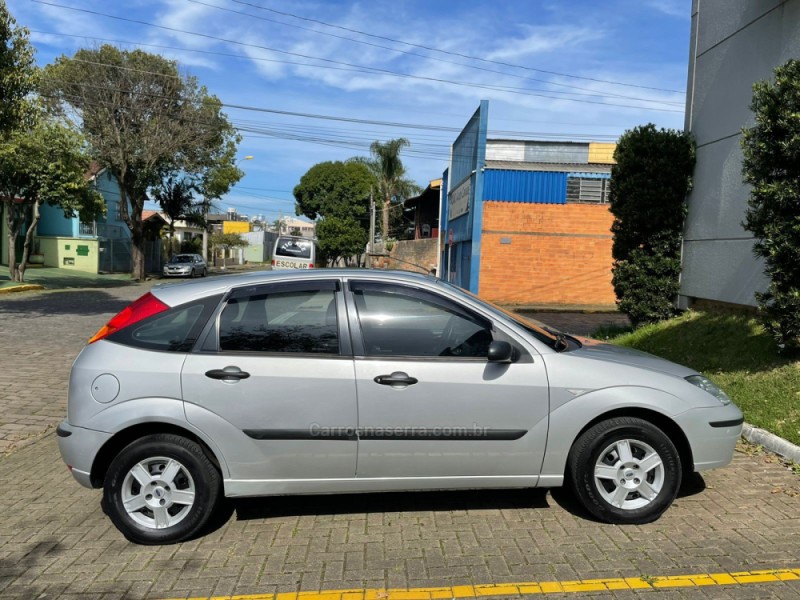 FOCUS 1.6 8V GASOLINA 4P MANUAL - 2005 - CAXIAS DO SUL