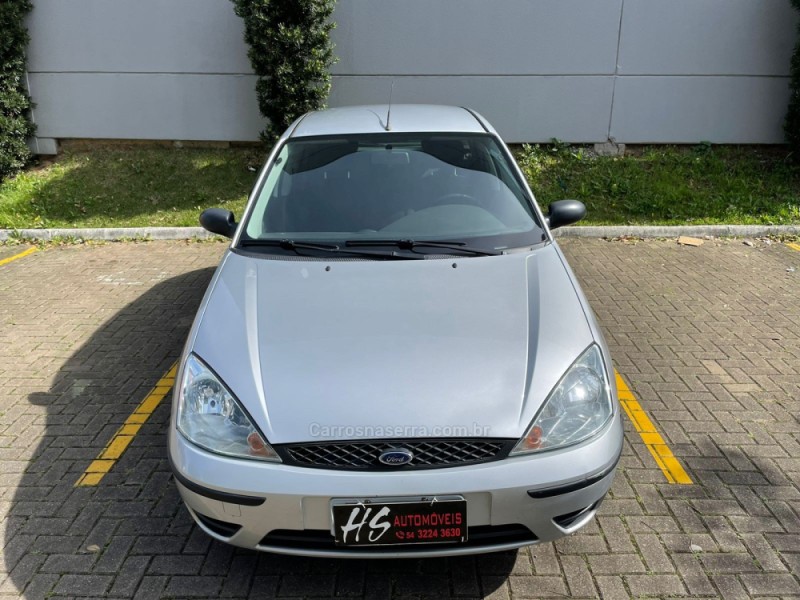 FOCUS 1.6 8V GASOLINA 4P MANUAL - 2005 - CAXIAS DO SUL