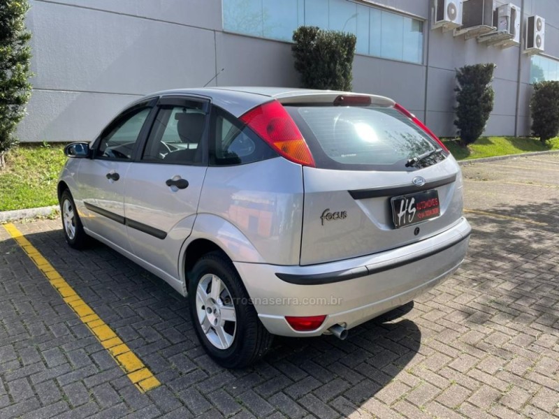 FOCUS 1.6 8V GASOLINA 4P MANUAL - 2005 - CAXIAS DO SUL