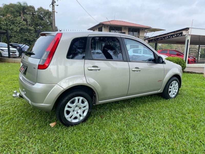 FIESTA 1.6 MPI CLASS 8V GASOLINA 4P MANUAL - 2011 - BOM PRINCíPIO