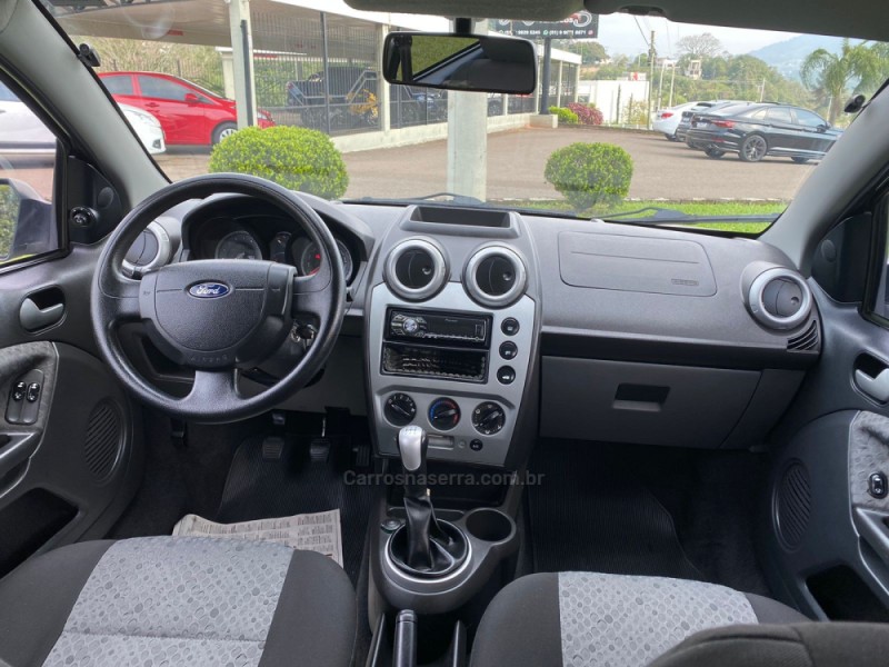 FIESTA 1.6 MPI CLASS 8V GASOLINA 4P MANUAL - 2011 - BOM PRINCíPIO